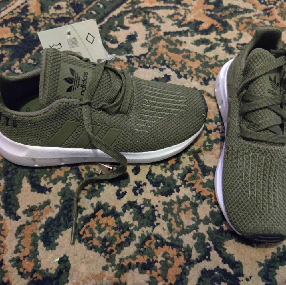 Girl shoes